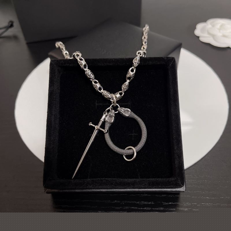 Ch**me He**ts necklaces